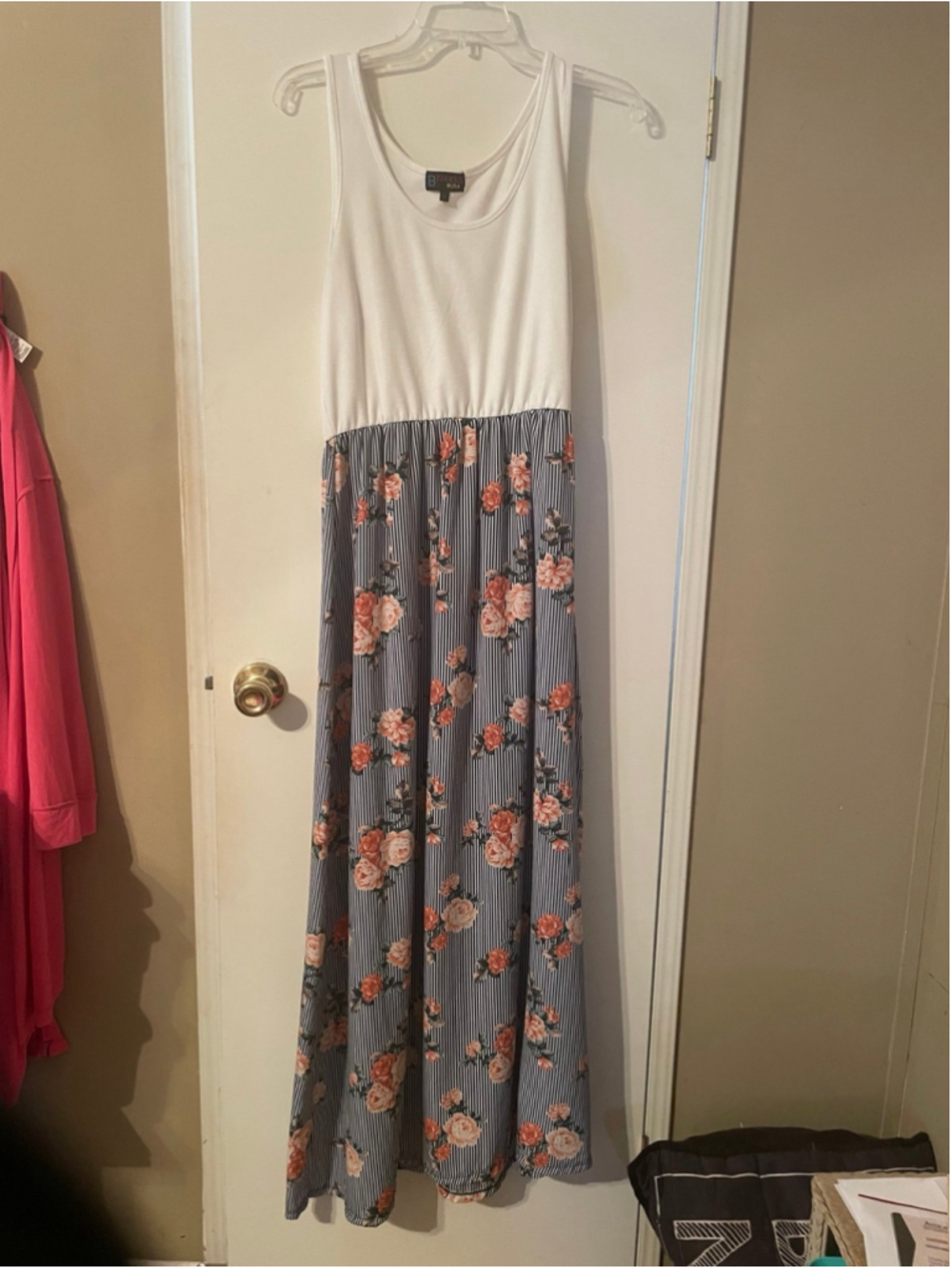 Dress - Picture 1 of 3